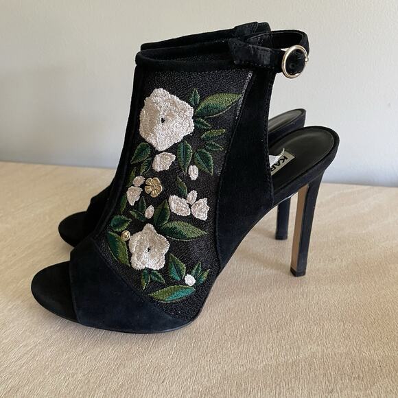 Karl Lagerfeld Heels - Picture 1 of 16